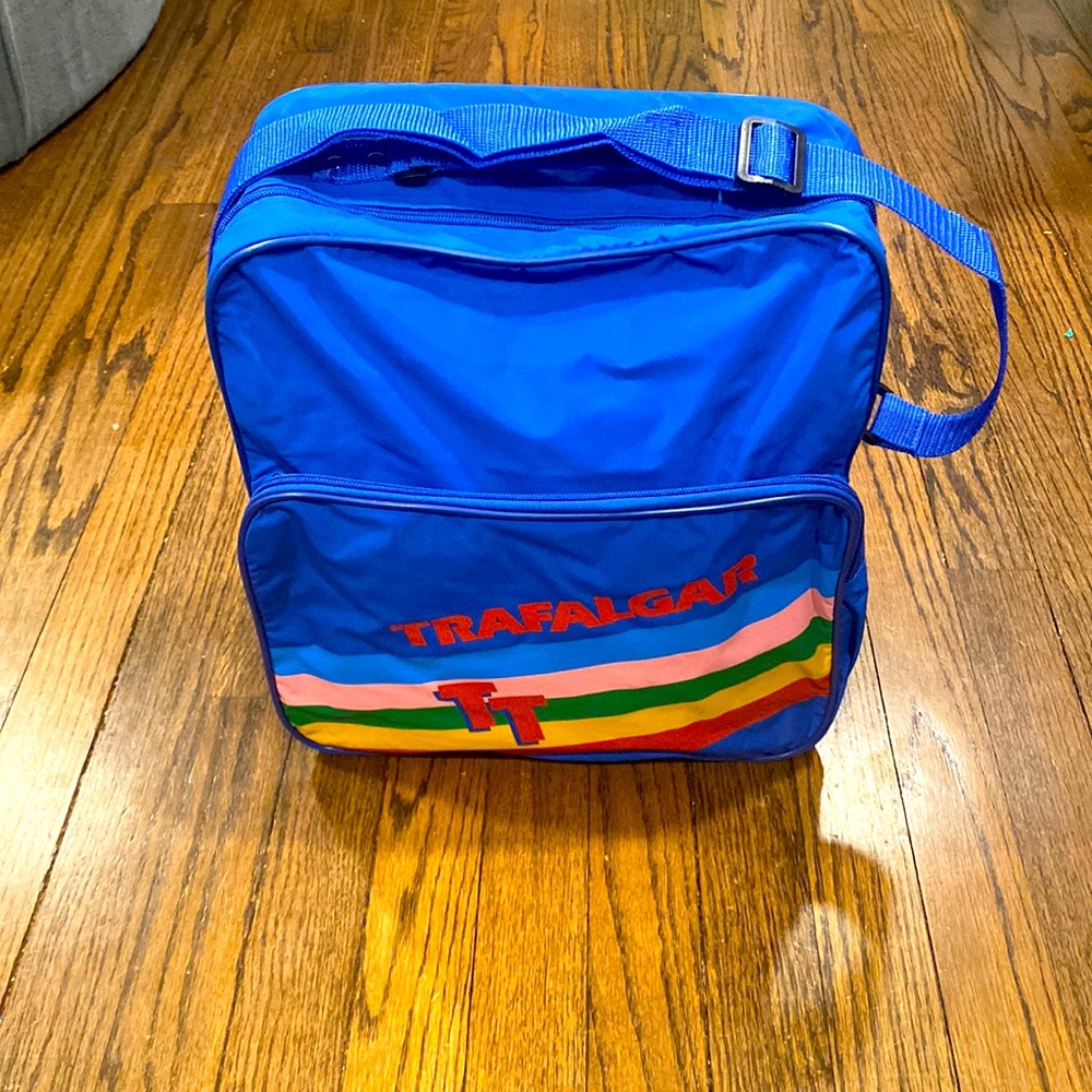 Trafalgar Vintage Rainbow messenger carry-on 1980s - brand new cool and trending